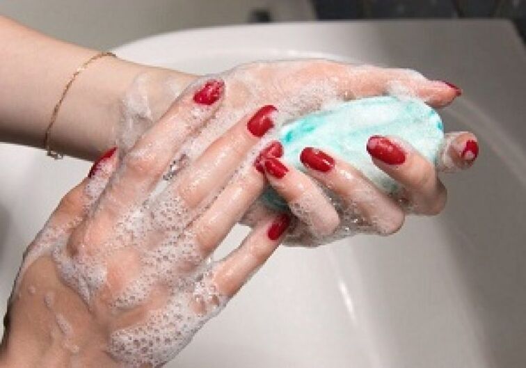 Om uzelf tegen wormen en parasieten te beschermen, moet u uw handen wassen